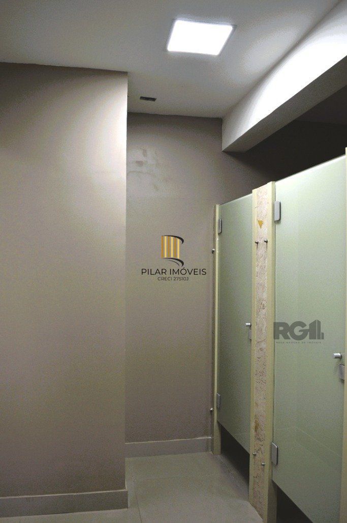 ANDAR INTEIRO NA GALERIA MALCOM 22º - SALA COMERCIAL LINDA E REFORMADA