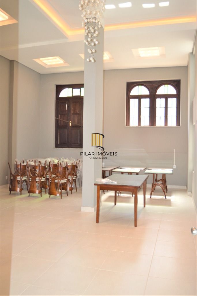 Lindo apartamento 2 dormitórios com 1 suíte, amplo garden e 2 vagas no Bairro Bom Fim.