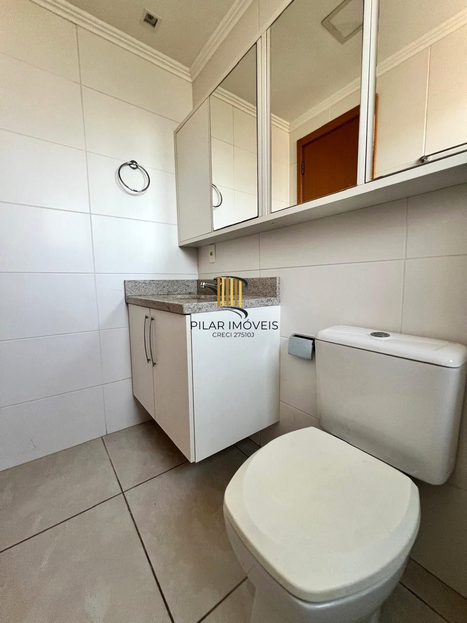 Apartamento 2 dormitórios semimobiliado com box duplo e Infra no Menino Deus