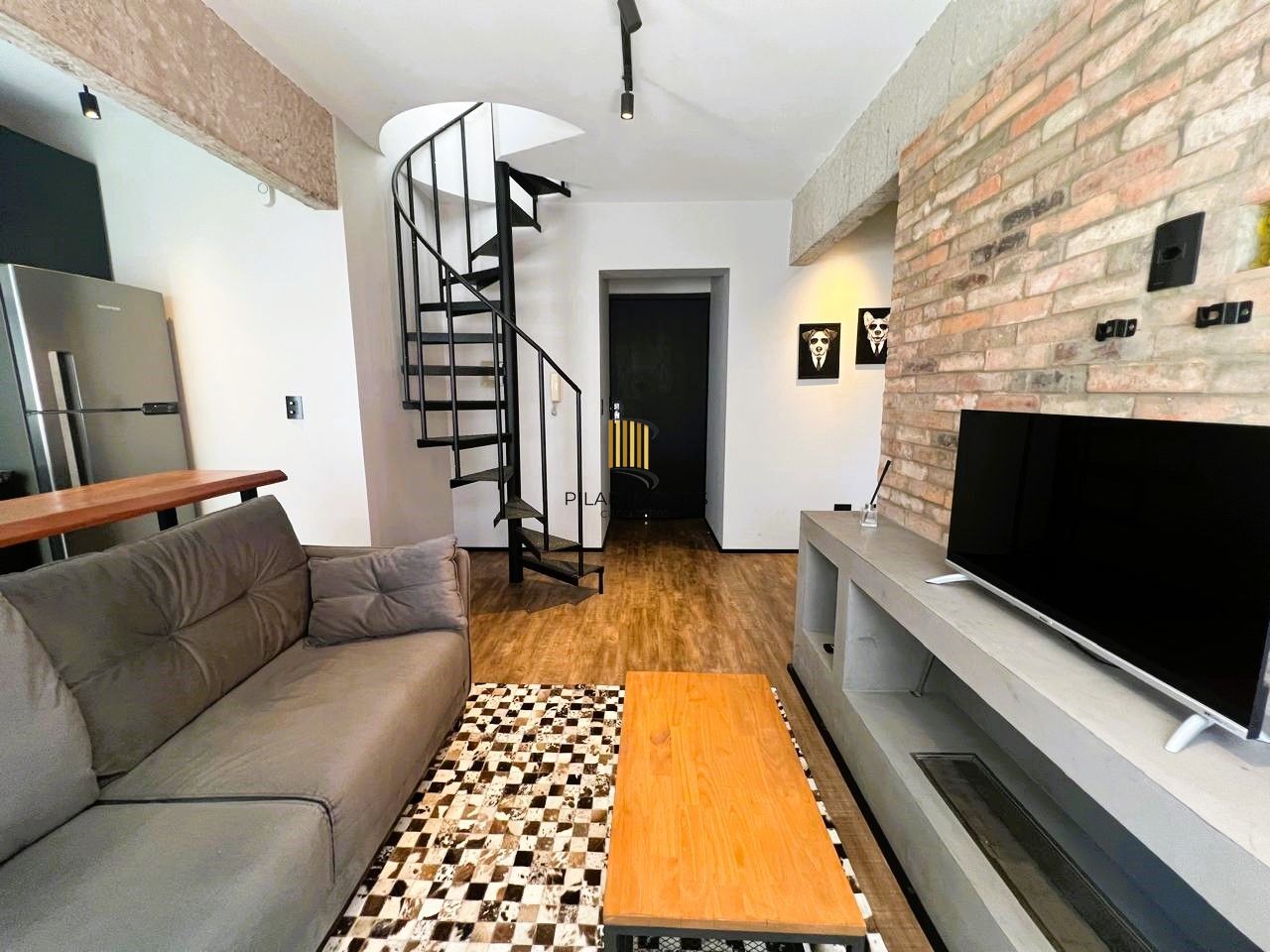 Cobertura 1 dormitório semi mobiliada com piscina e vaga no Bom Fim