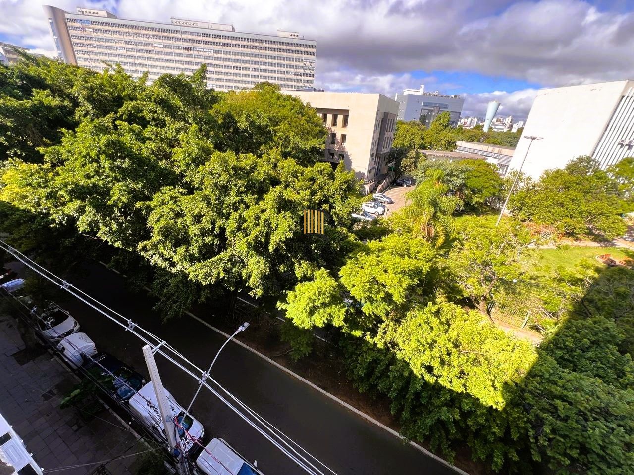 Apartamento 3 dormitórios em Frente a Faculdade de Odonto  e  Hosp. Clínicas