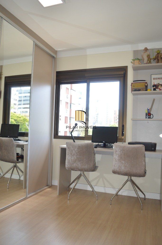 Excelente apartamento 2 dormitórios com box duplo próximo ao Zaffari Cabral