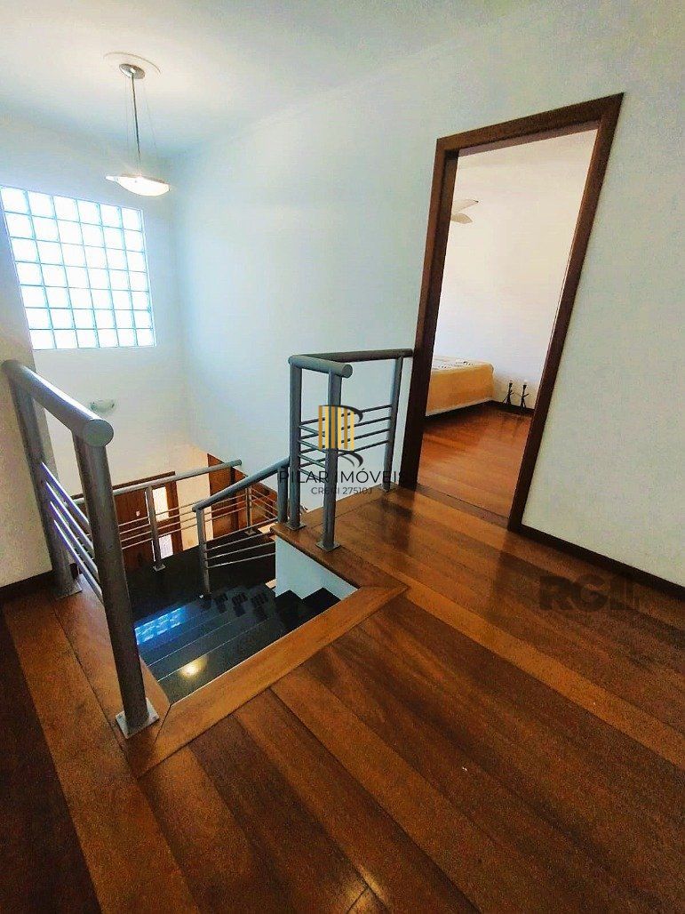 lindíssima e confortável casa com 3 quartos, piscina e 3 vagas no Parque Santa Fé em Porto Alegre!