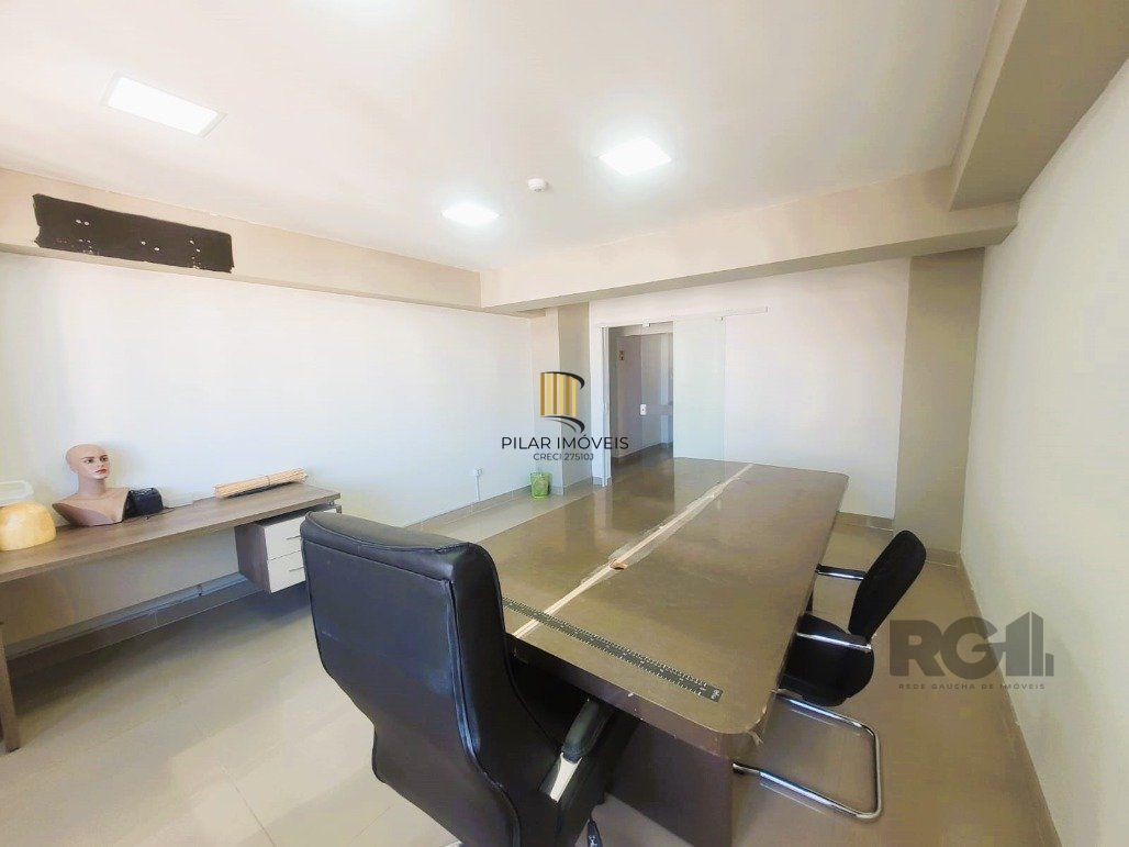 ANDAR INTEIRO NA GALERIA MALCOM 22º - SALA COMERCIAL LINDA E REFORMADA