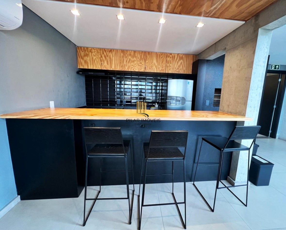 STUDIO SEMIMOBILIADO NA AV. VENÂNCIO AIRES PRÓXIMO AO HPS, UFRGS, HOSP. CLINICAS, COLÉGIO MILITAR!