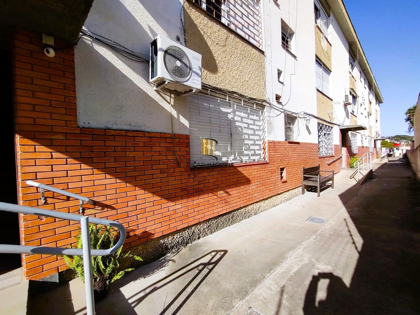 ÓTIMO APARTAMENTO JK NO BAIRRO PARTENON BEM ILUMINADO.