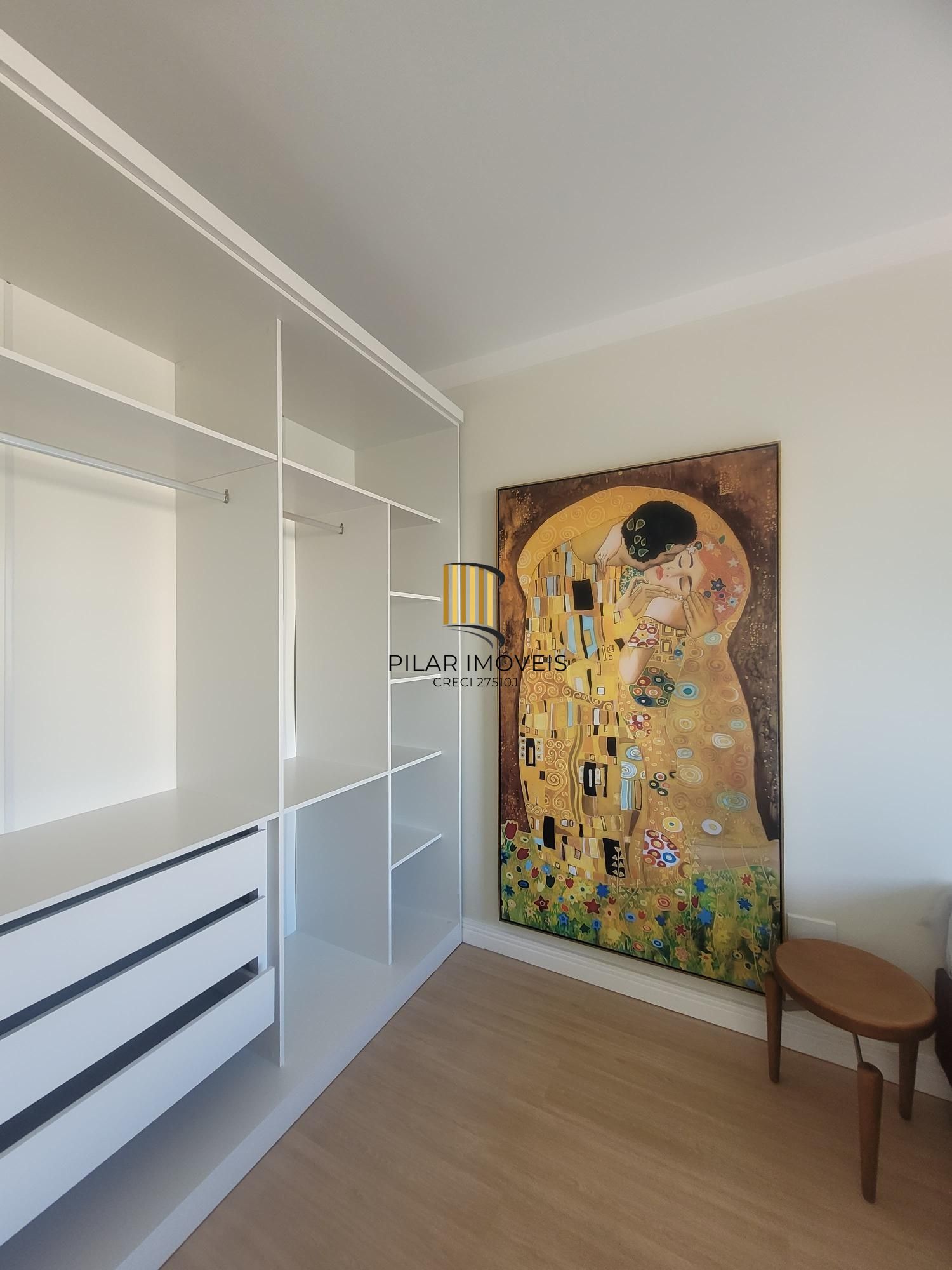 Excelente apartamento 2 dormitórios semi mobiliado no Mont`t Serrat