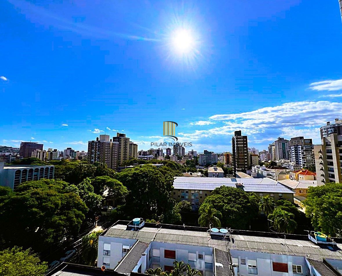 Apartamento 2 dormitórios semimobiliado com box duplo e Infra no Menino Deus