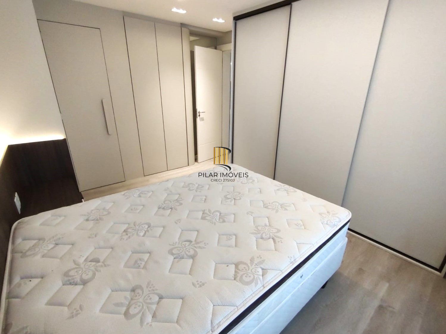 Lindo Duplex 2 dormitórios todo reformado na Dona Laura