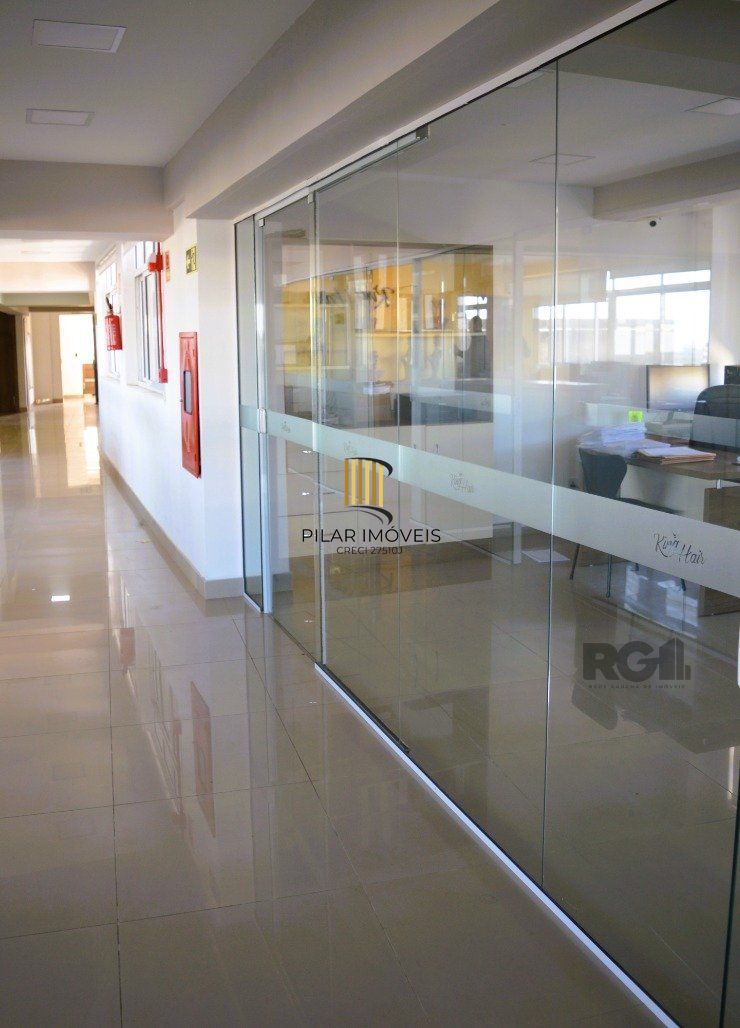 ANDAR INTEIRO NA GALERIA MALCOM 22º - SALA COMERCIAL LINDA E REFORMADA