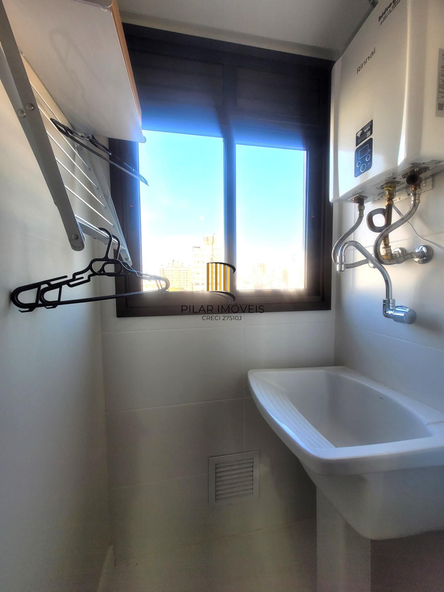 Excelente apartamento 2 dormitórios semi mobiliado no Mont`t Serrat