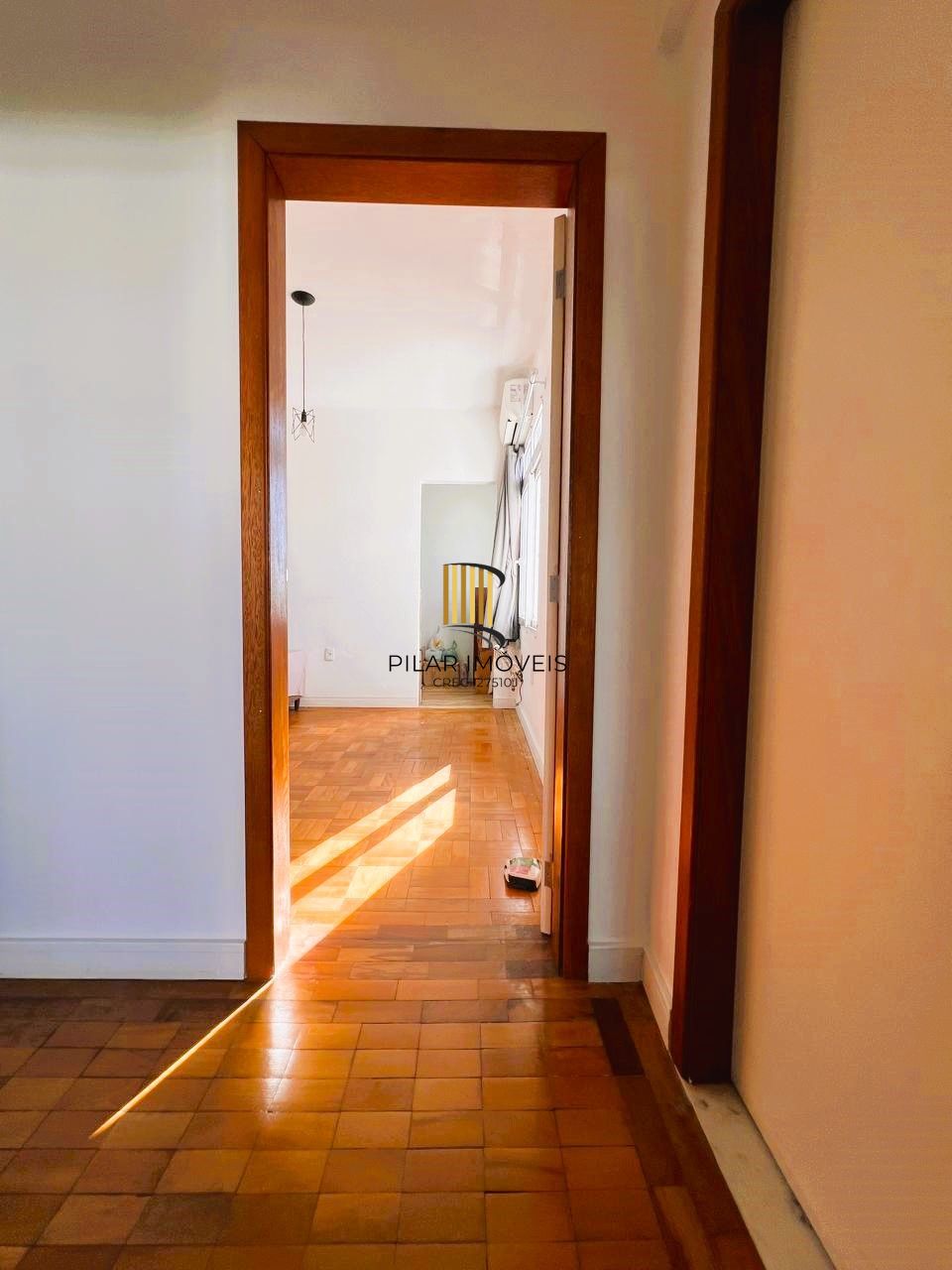 Apartamento 3 dormitórios em Frente a Faculdade de Odonto  e  Hosp. Clínicas