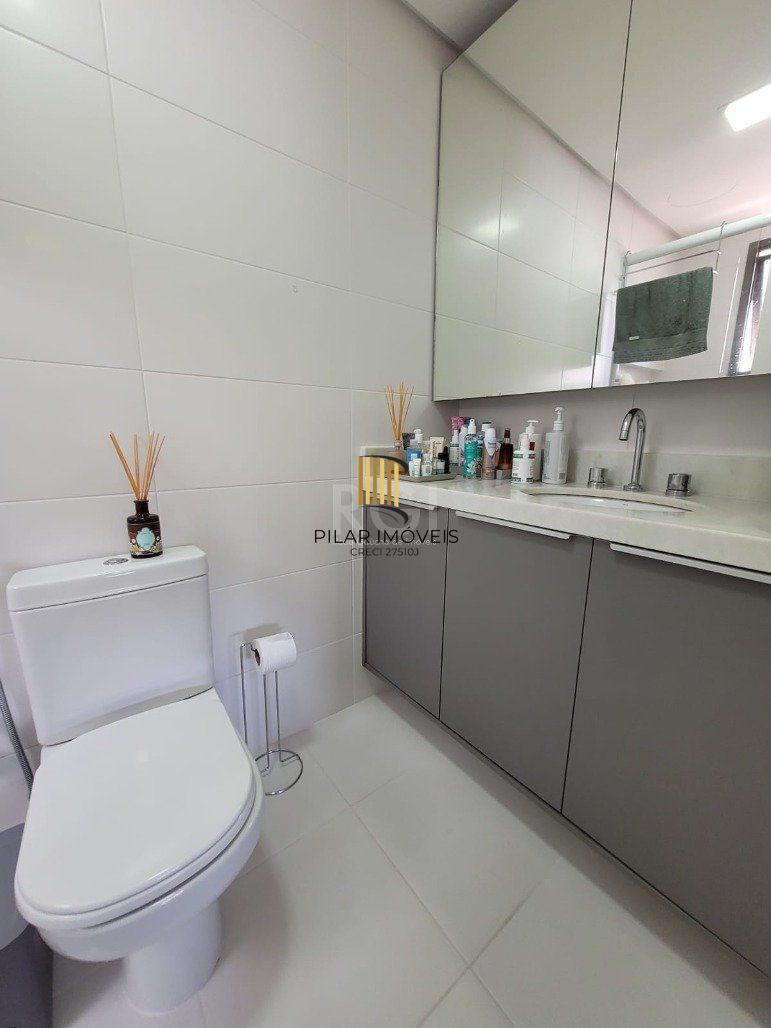 Excelente apartamento 2 dormitórios com box duplo próximo ao Zaffari Cabral