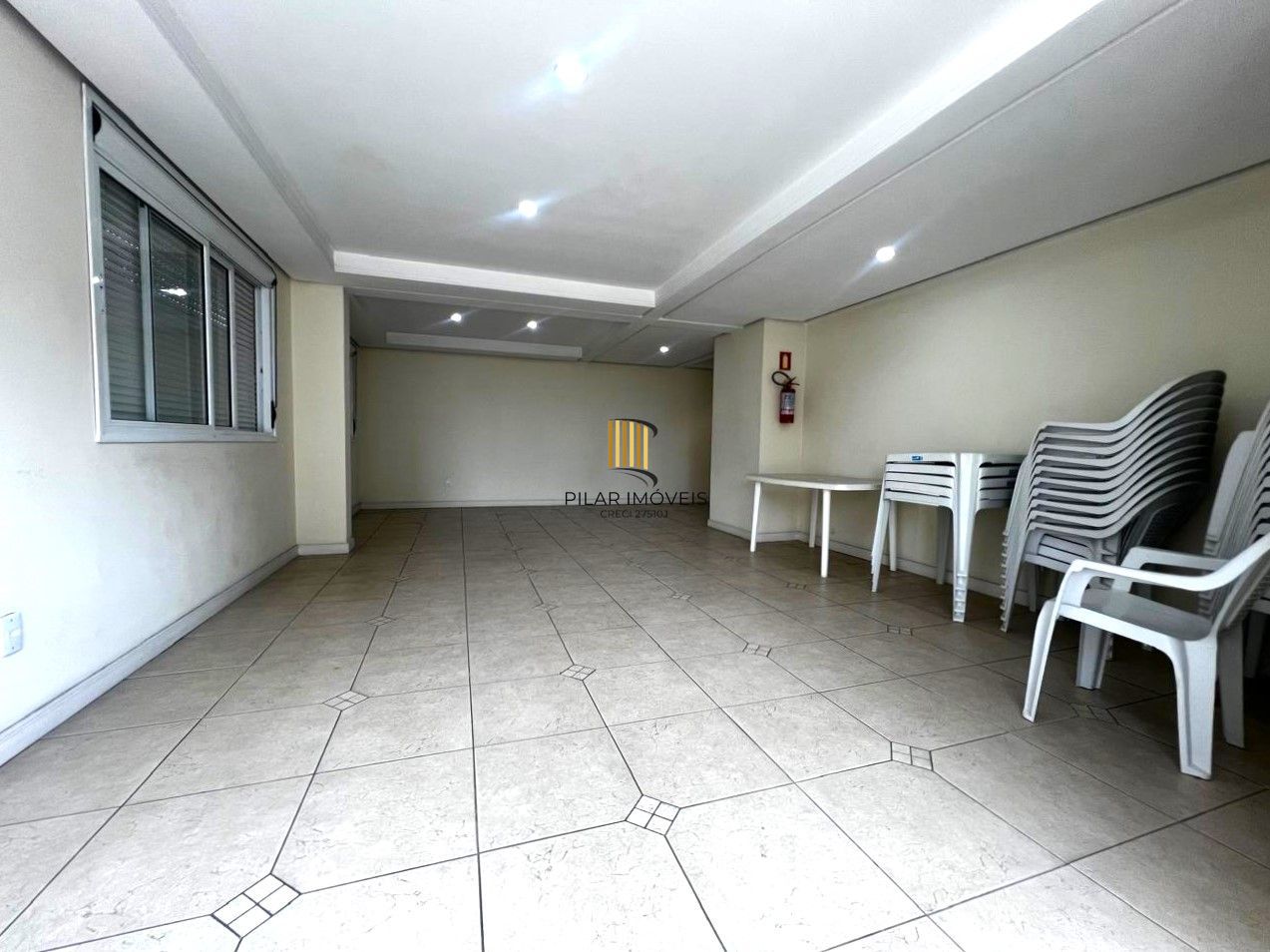 Excelente apartamento 2 dormitórios com duas vagas na Cidade Baixa