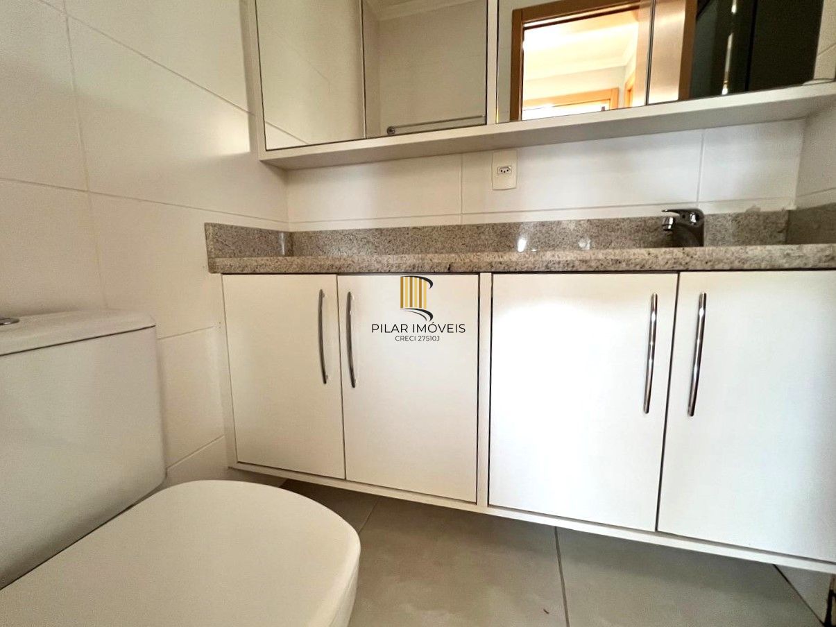 Apartamento 2 dormitórios semimobiliado com box duplo e Infra no Menino Deus