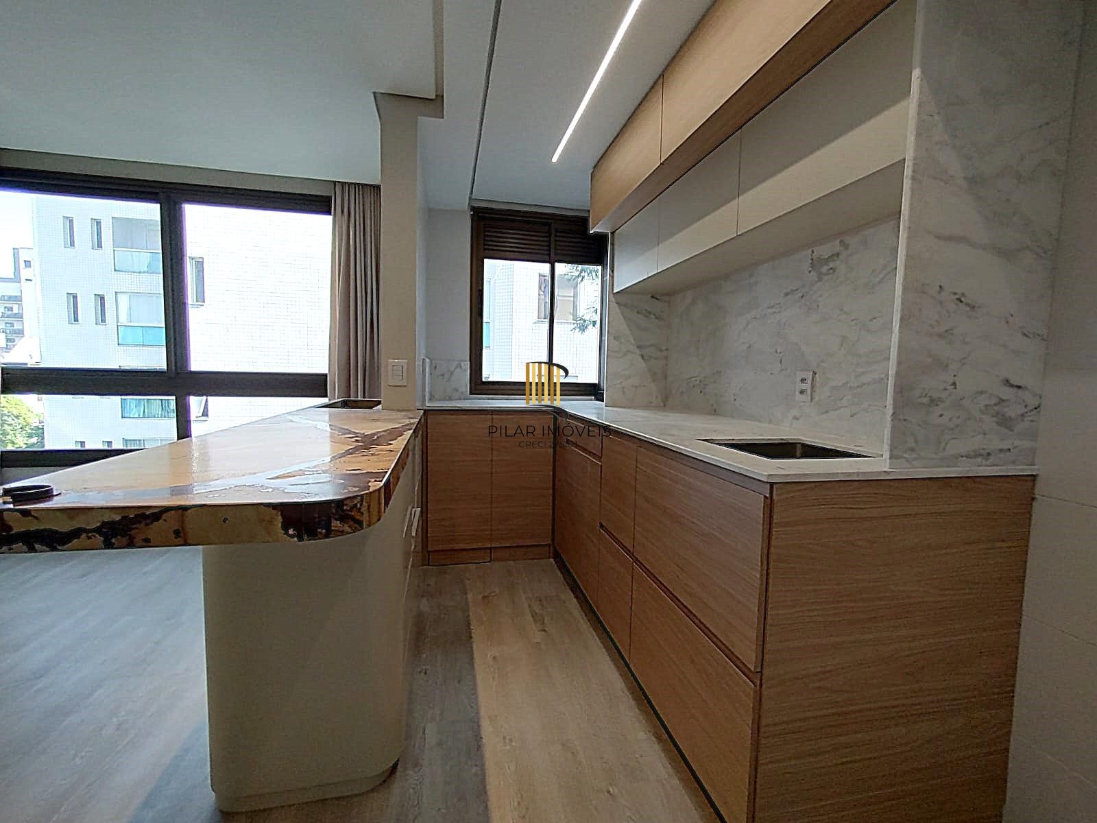 Lindo Duplex 2 dormitórios todo reformado na Dona Laura