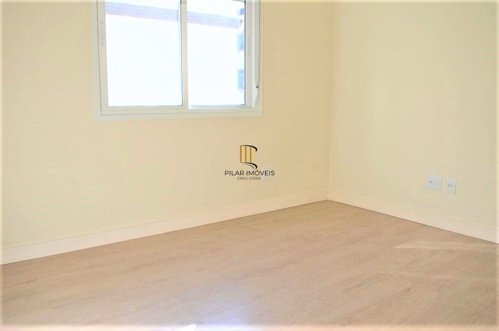 Apartamento 2 dormitórios com 1 suíte e box duplo de garagem no bairro Auxiliadora .