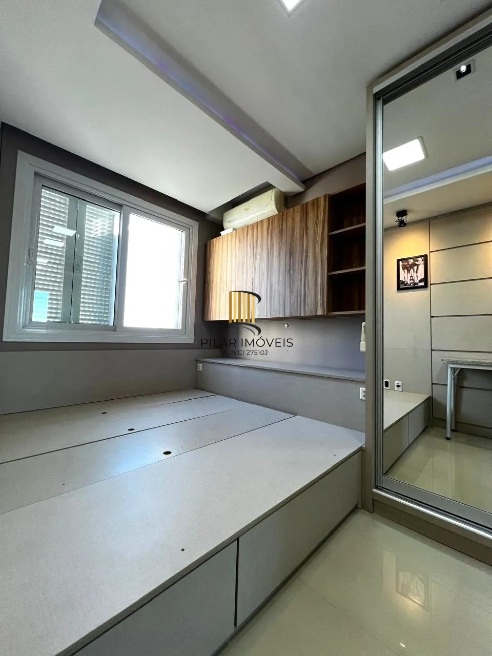 Apartamento 1 dormitório mobiliado com vaga e infra no Bairro Santana