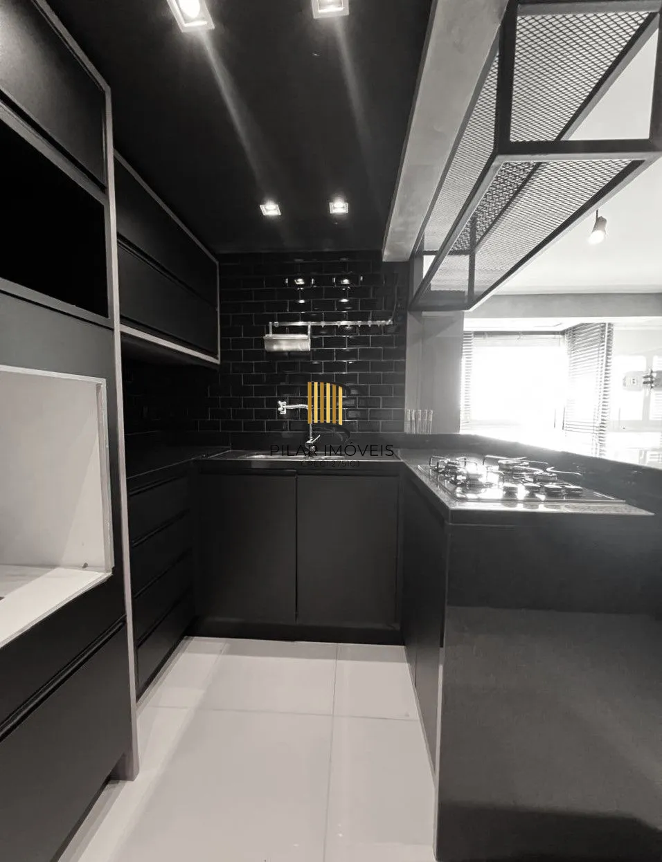 Apartamento 1 dormitório mobiliado com vaga e infra no Bairro Santana
