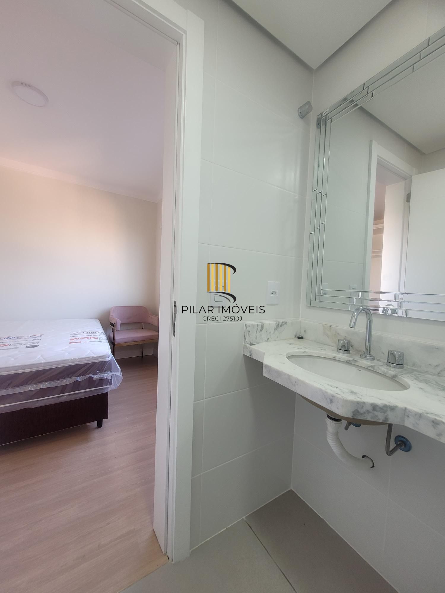 Excelente apartamento 2 dormitórios semi mobiliado no Mont`t Serrat
