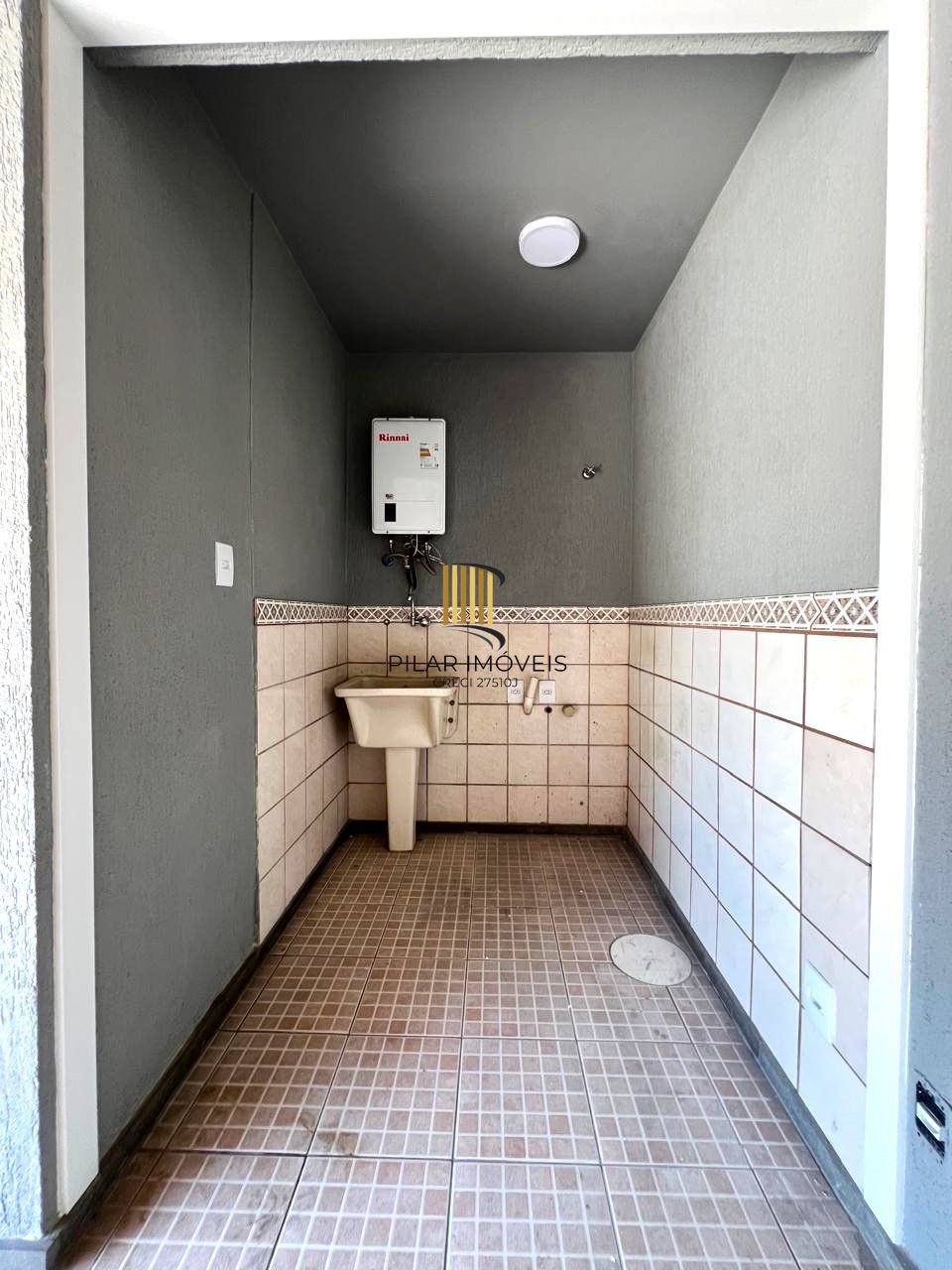 INCRÍVEL CASA COM LAREIRA E ESPAÇO GOOURMET EM CONDOMINIO NO BAIRRO IPANEMA!