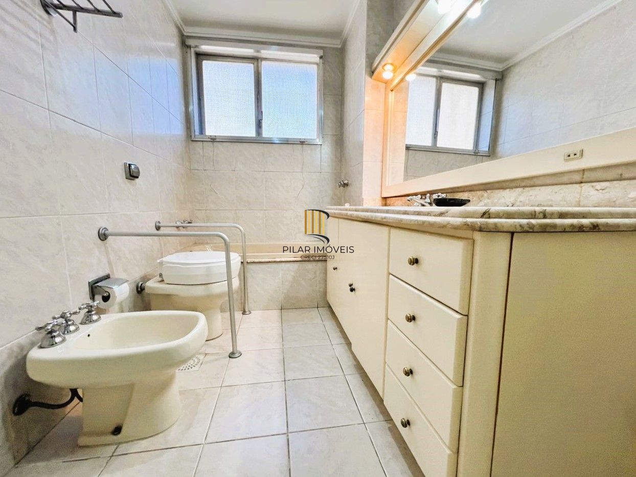 Apartamento 3 dormitórios com vaga em frente a Santa Casa