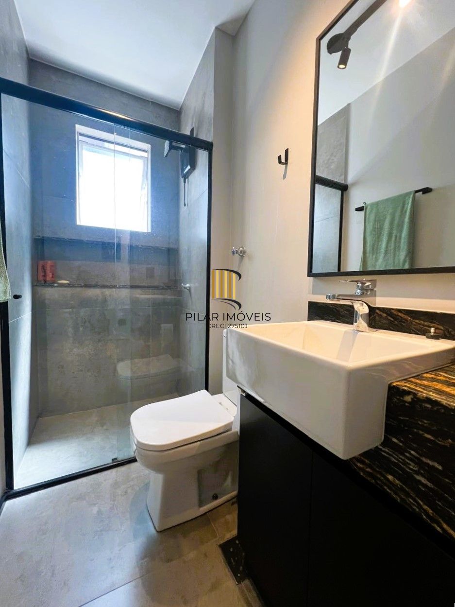 Cobertura 1 dormitório semi mobiliada com piscina e vaga no Bom Fim