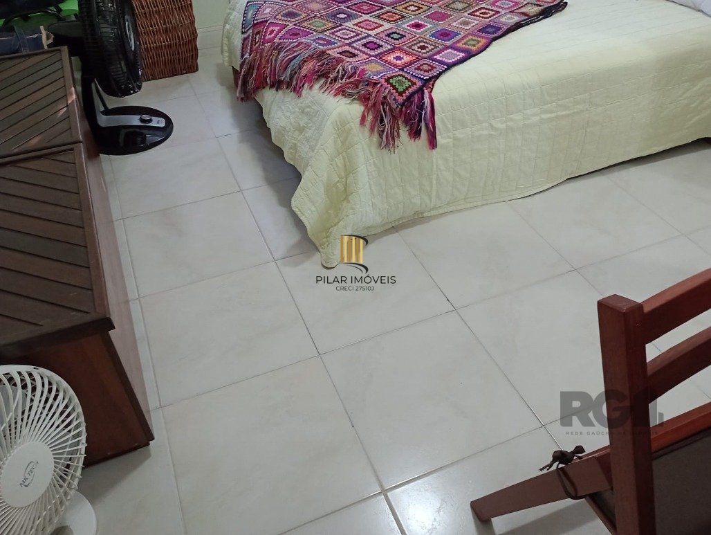 ótimo apartamento 2 dormitórios com sacada e 1 vaga de garagem coberta por convenção.