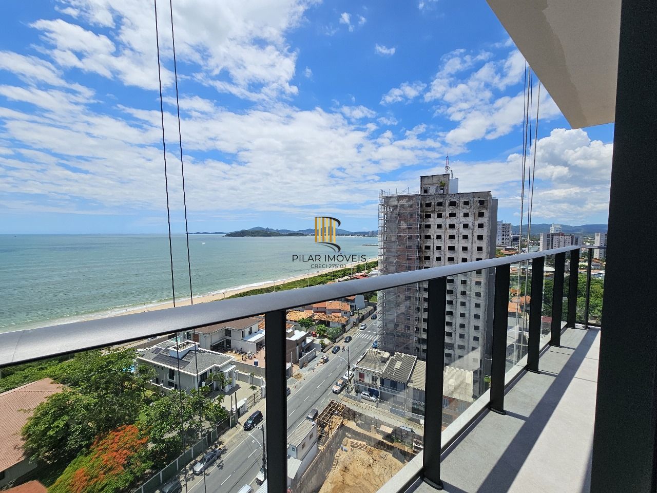 APARTAMENTO DE LUXO NO BLUE WAVES RESIDENCES EM PIÇARRA- SC COM VISTA PARA O MAR - ALTO PADRÃO