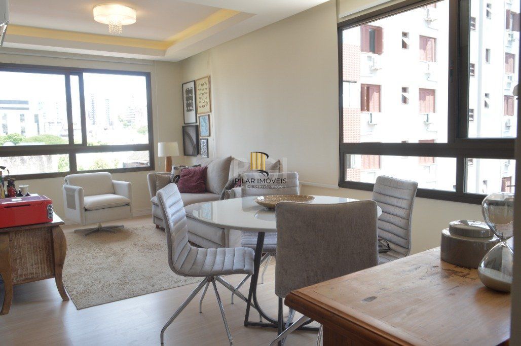Excelente apartamento 2 dormitórios com box duplo próximo ao Zaffari Cabral