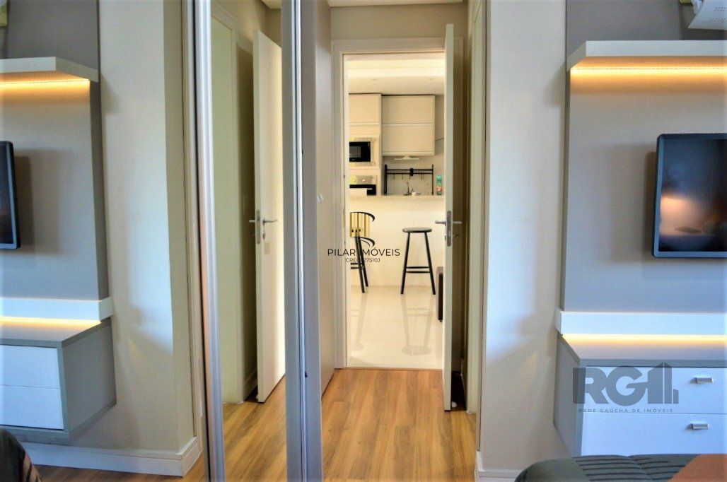 Excelente apartamento 2 dorm. sendo 1 suite, com terraço, churrasqueira, semimobiliado - 1 vaga dupla - Bairro Cidade Baixa