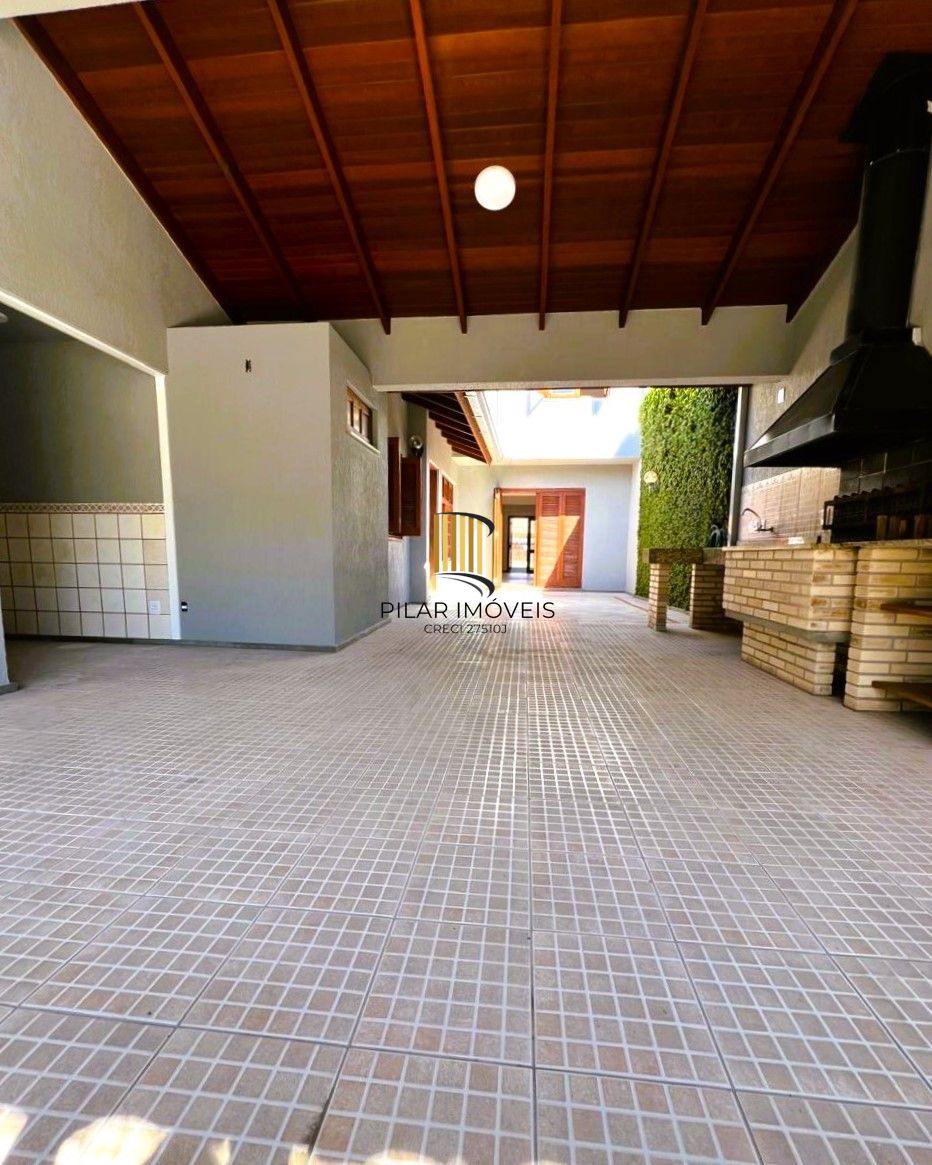 INCRÍVEL CASA COM LAREIRA E ESPAÇO GOOURMET EM CONDOMINIO NO BAIRRO IPANEMA!