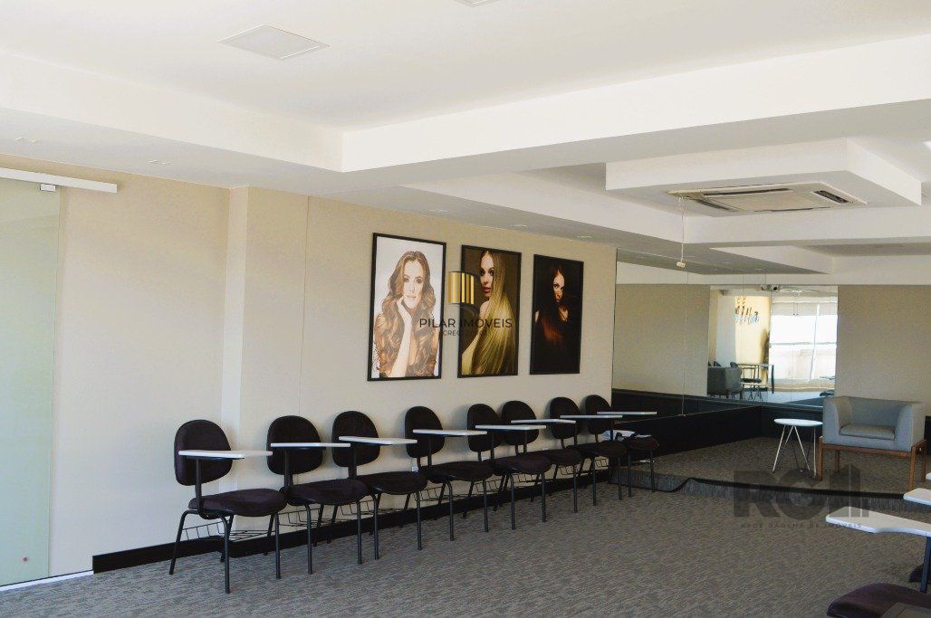ANDAR INTEIRO NA GALERIA MALCOM 22º - SALA COMERCIAL LINDA E REFORMADA