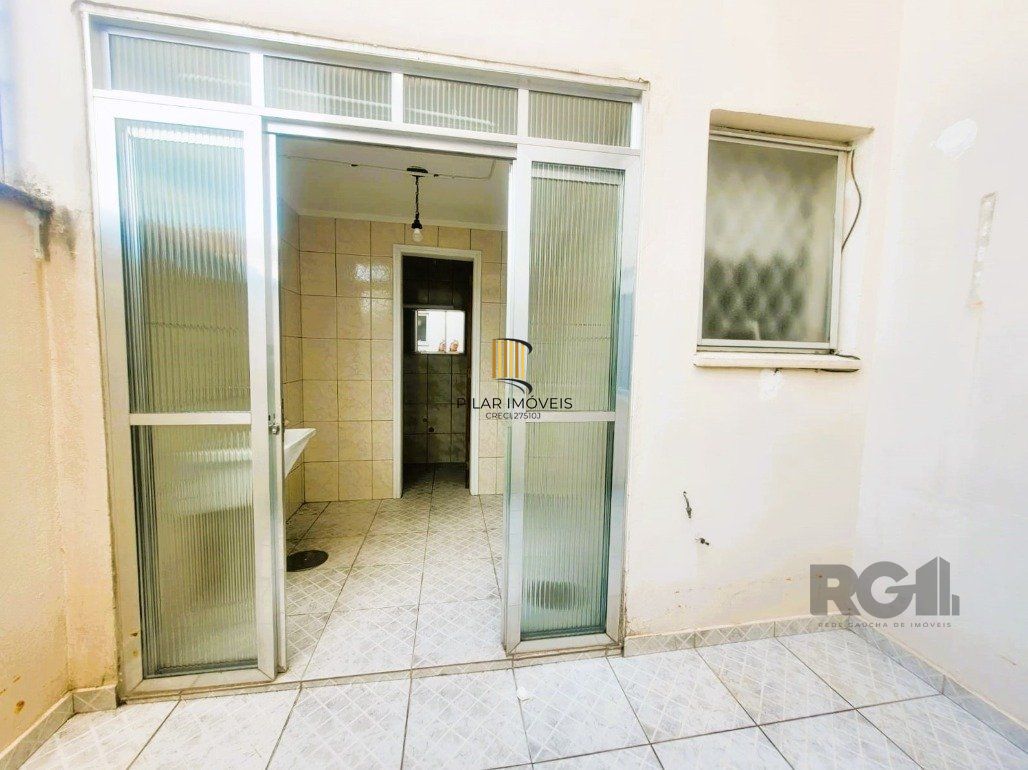 Excepcional apto. com excelente localização, na Rua Gomes Jardim 2 quartos com vaga.