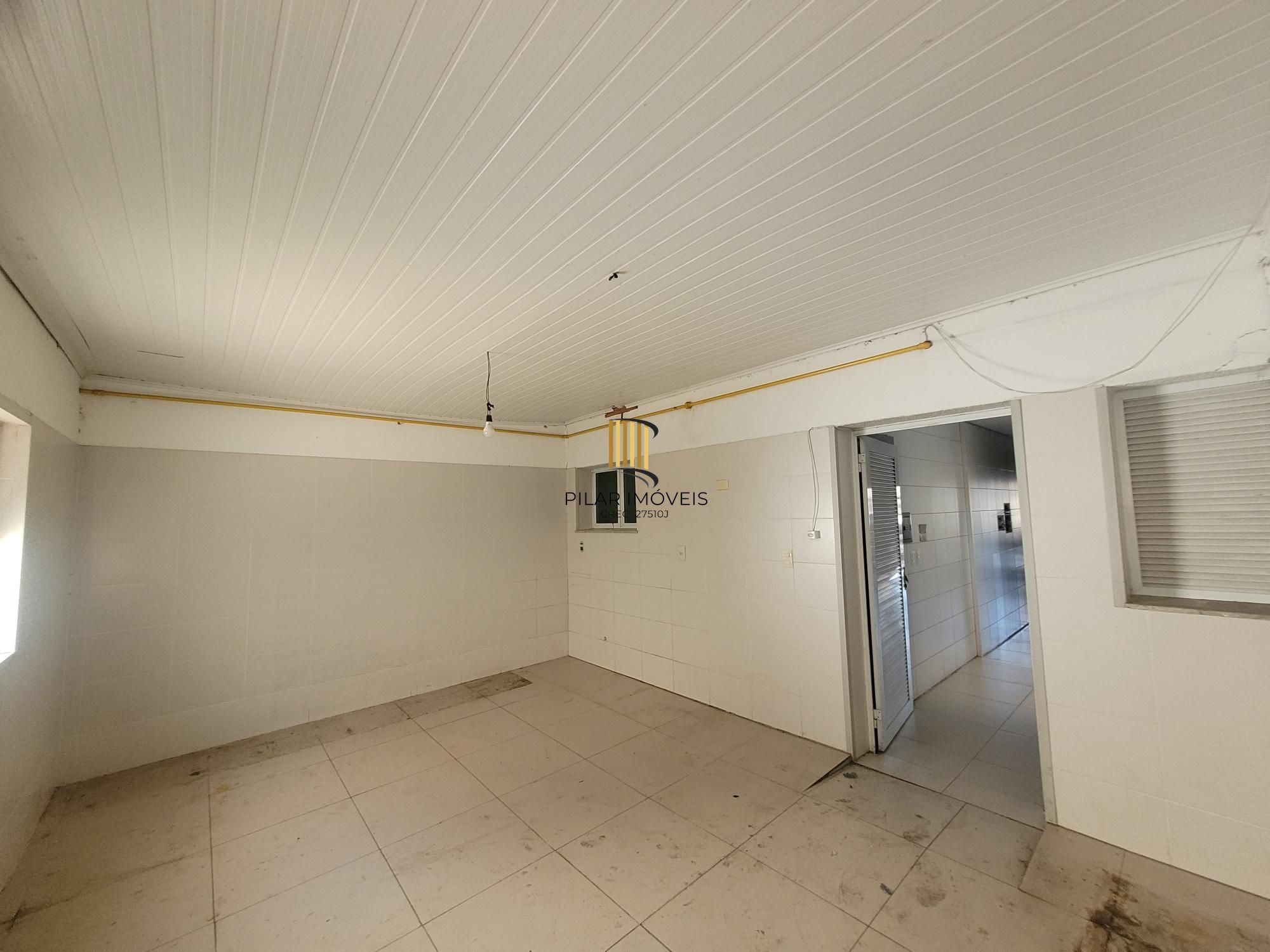 Loja Térrea com Mezanino