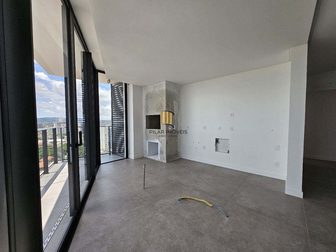 APARTAMENTO DE LUXO NO BLUE WAVES RESIDENCES EM PIÇARRA- SC COM VISTA PARA O MAR - ALTO PADRÃO