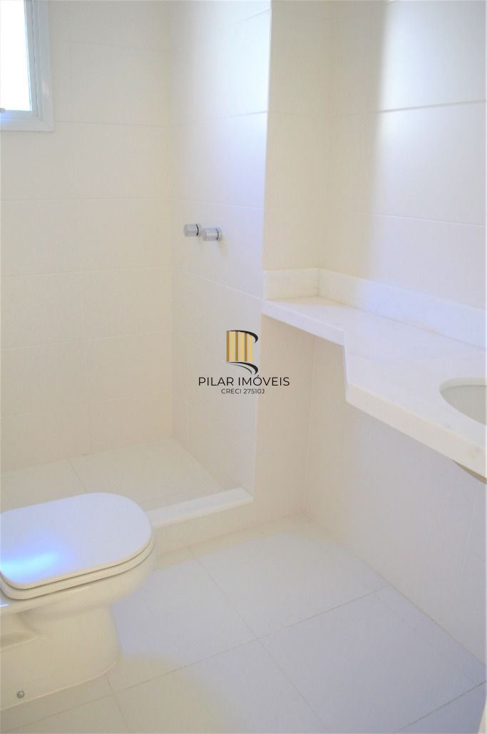 Lindo apartamento 2 dormitórios com 1 suíte, amplo garden e 2 vagas no Bairro Bom Fim.
