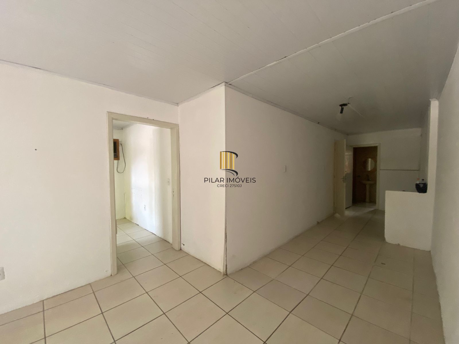 CASA AMPLA E ESPAÇOSA NO BAIRRO GLÓRIA EM PORTO ALEGRE.