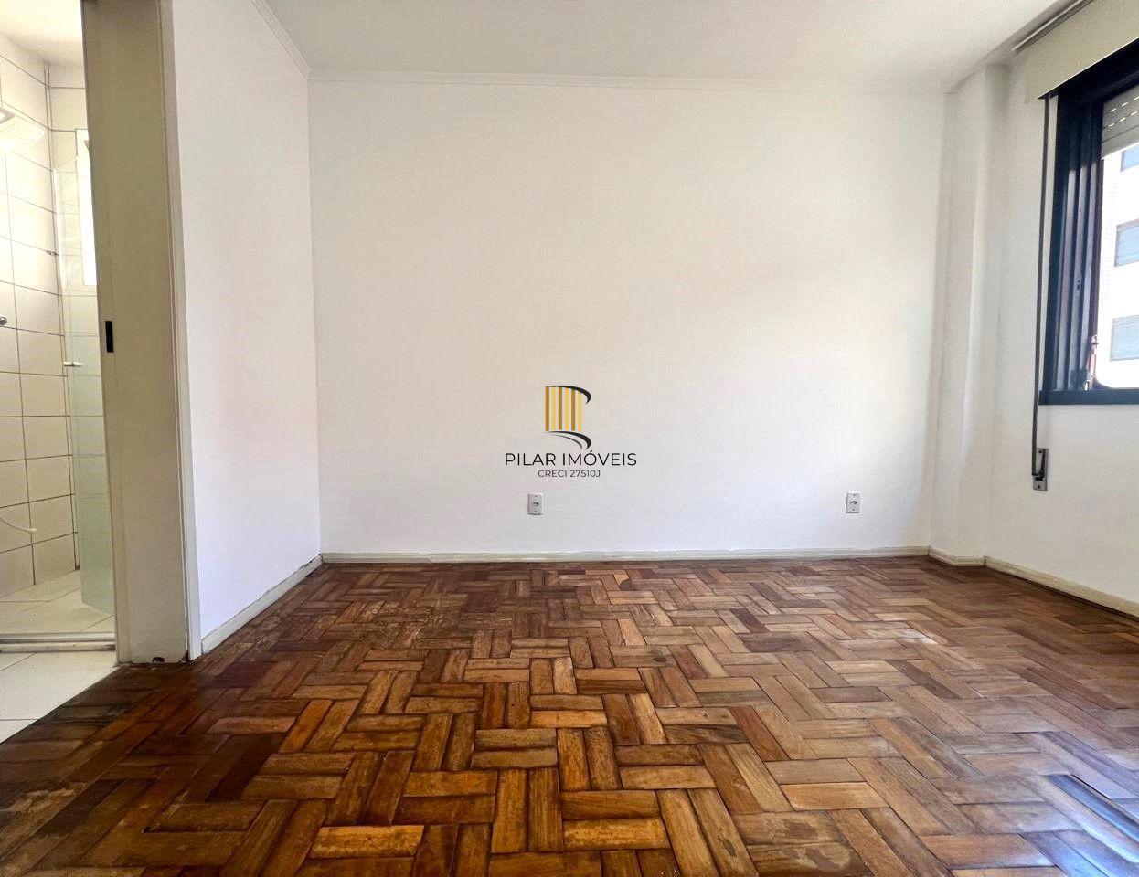 APARTAMENTO 1 DORMITÓRIO COM PORTARIA E ELEVADOR NA RUA GEN. LIMA E SILVA.