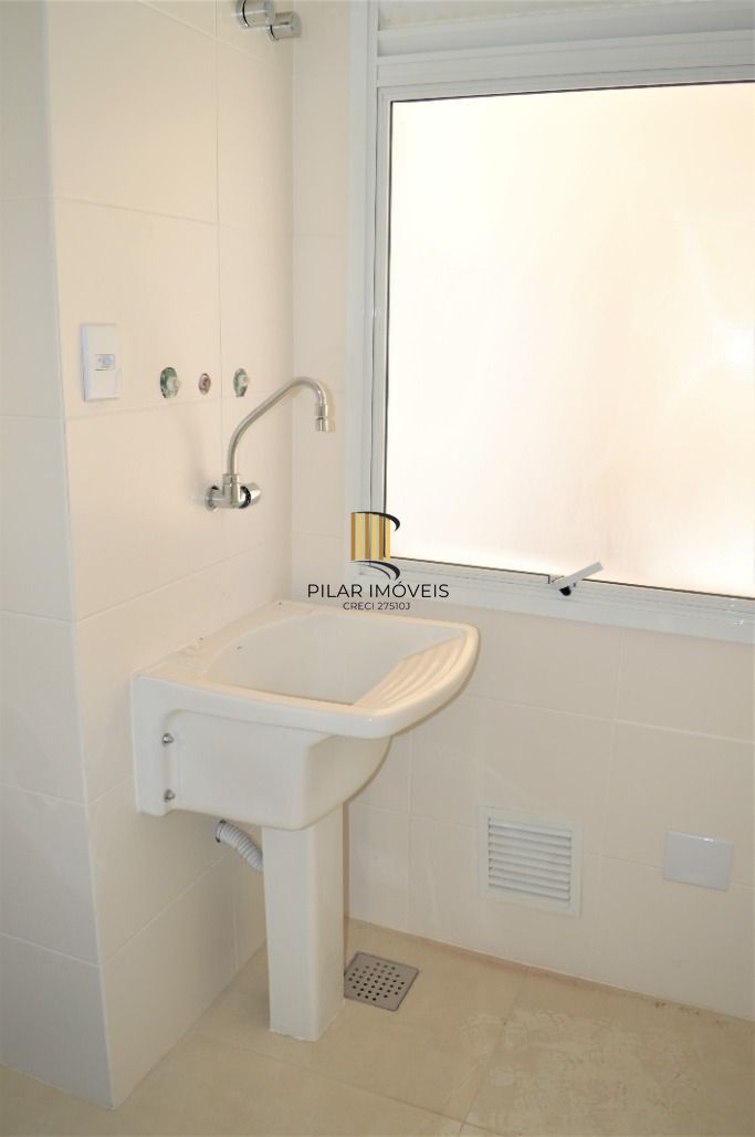 Lindo apartamento 2 dormitórios com 1 suíte, amplo garden e 2 vagas no Bairro Bom Fim.