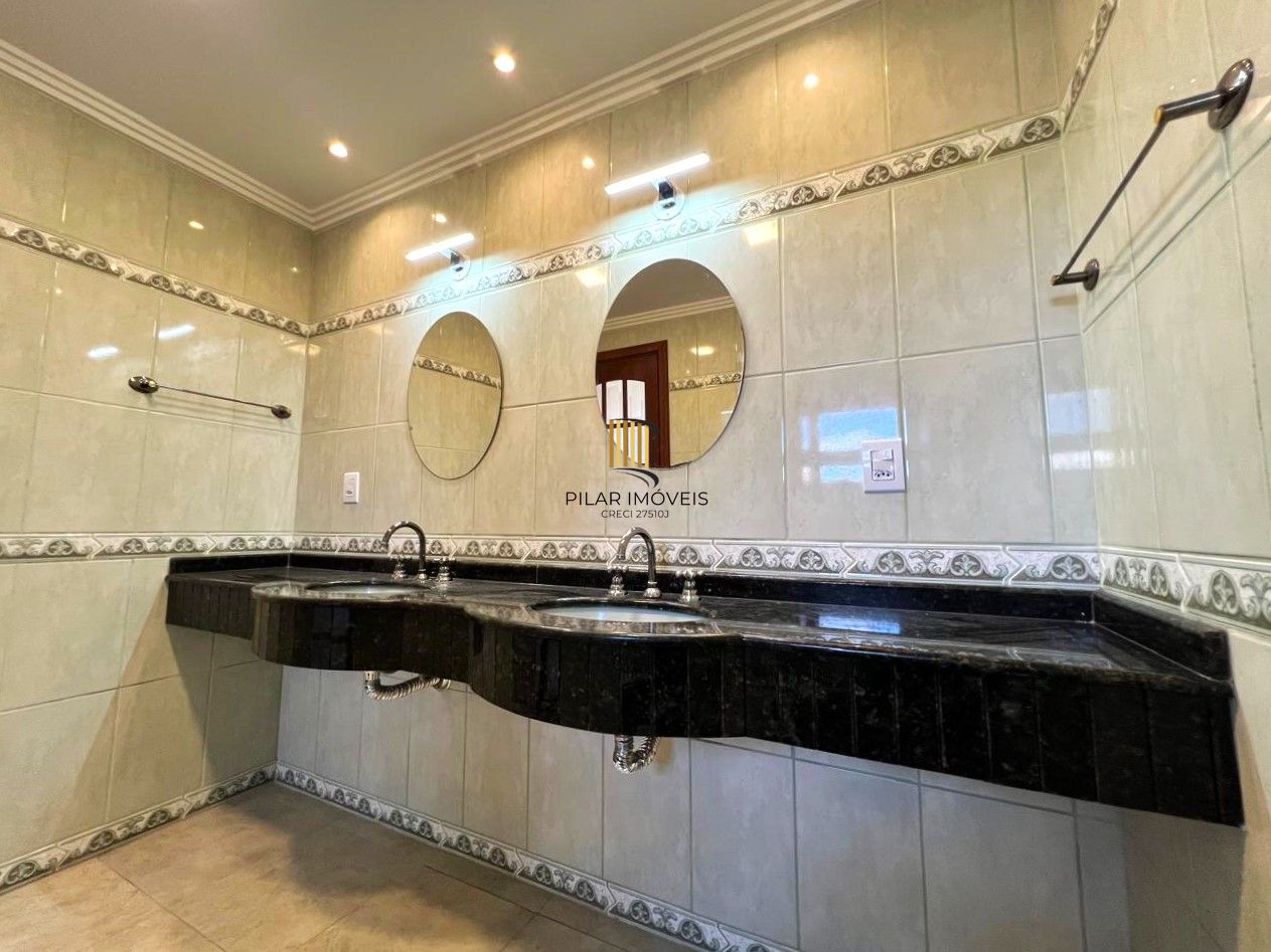 INCRÍVEL CASA COM LAREIRA E ESPAÇO GOOURMET EM CONDOMINIO NO BAIRRO IPANEMA!