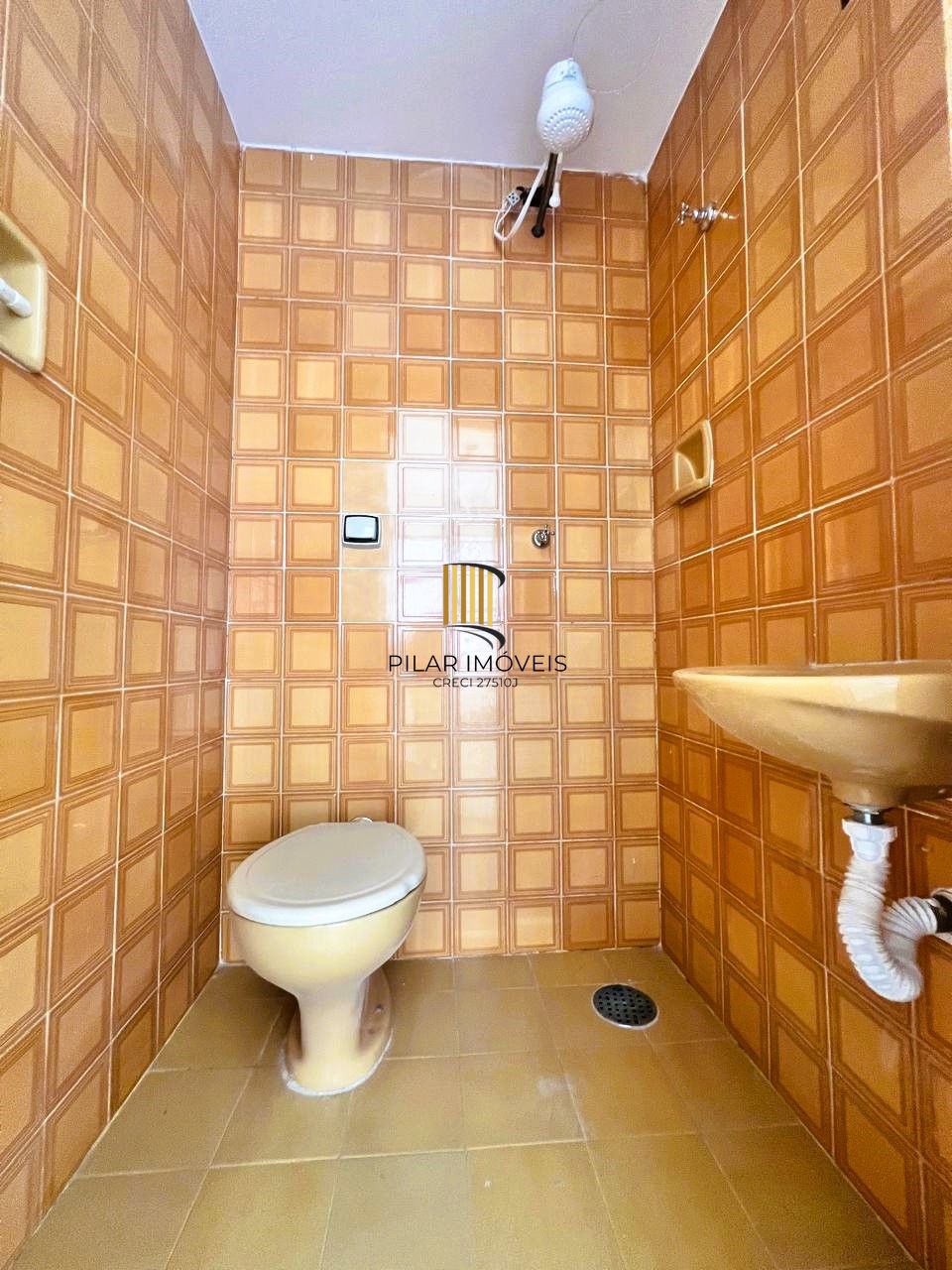 Apartamento 2 dormitórios com dependência em andar alto no Bairro Bom Fim