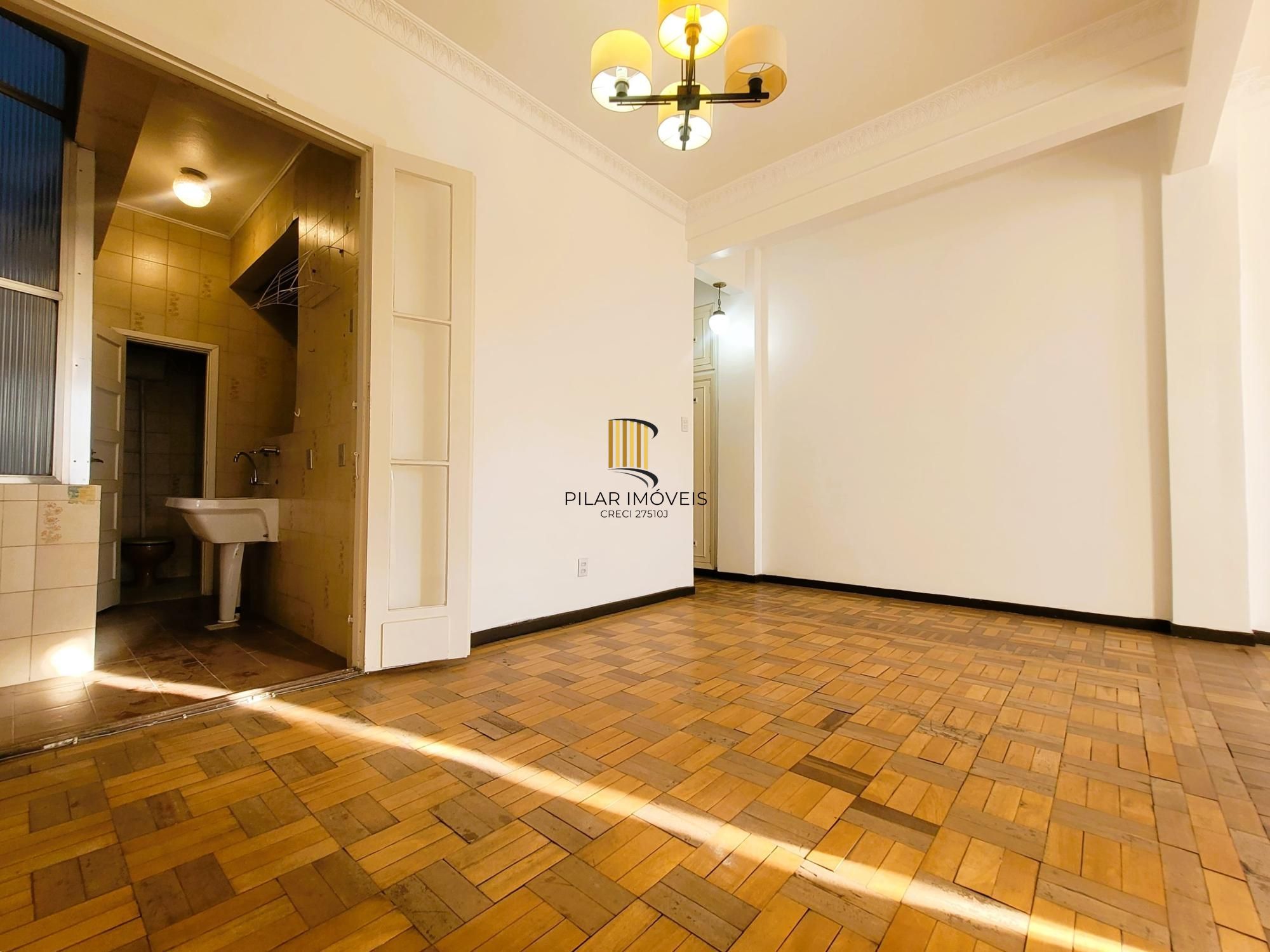 Excelente apartamento 2 dormitórios com  vista espetacular e sacada  na Rua :Dr. Barros Cassal .