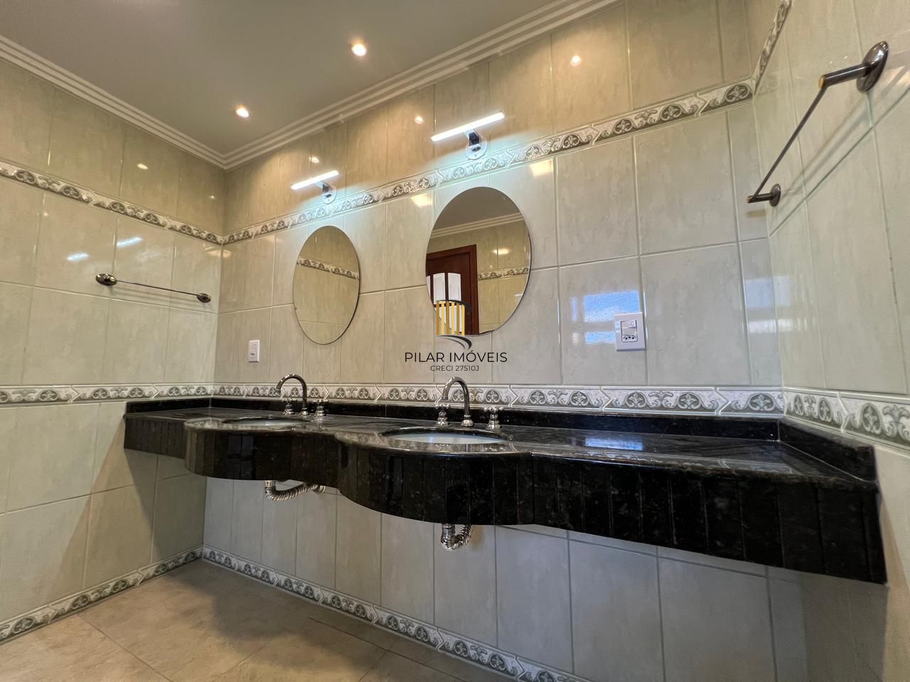 INCRÍVEL CASA COM LAREIRA E ESPAÇO GOOURMET EM CONDOMINIO NO BAIRRO IPANEMA!