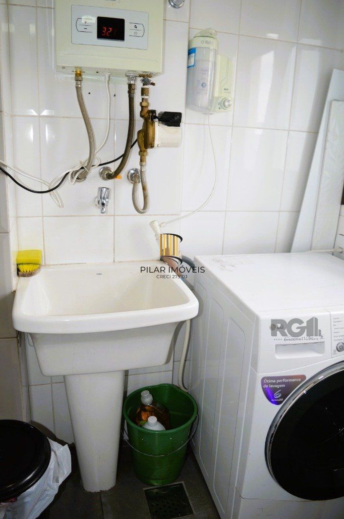 Excelente apartamento 2 dormitórios com  1 suíte e vista panorâmica para o Guaíba