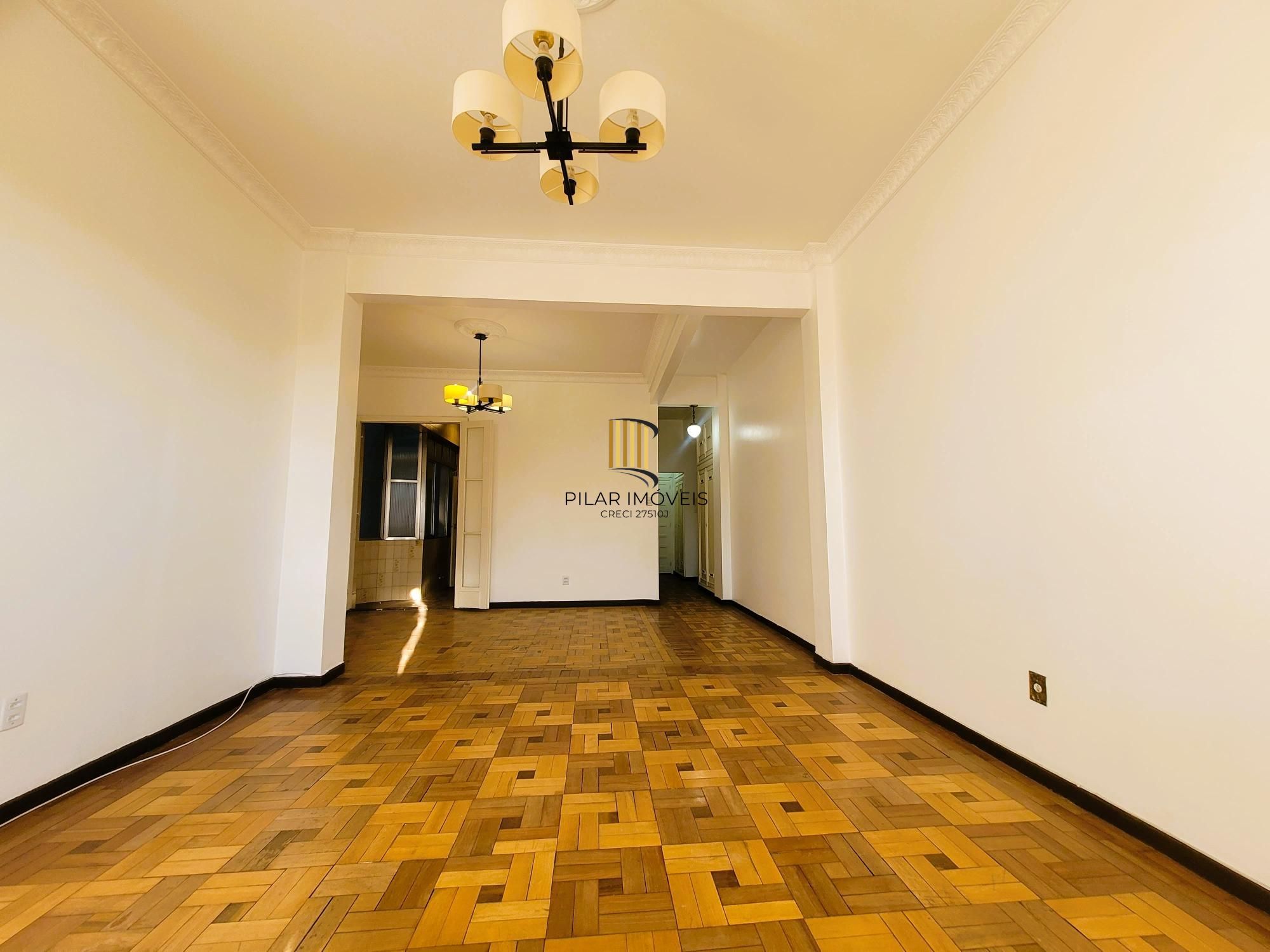 Excelente apartamento 2 dormitórios com  vista espetacular e sacada  na Rua :Dr. Barros Cassal .