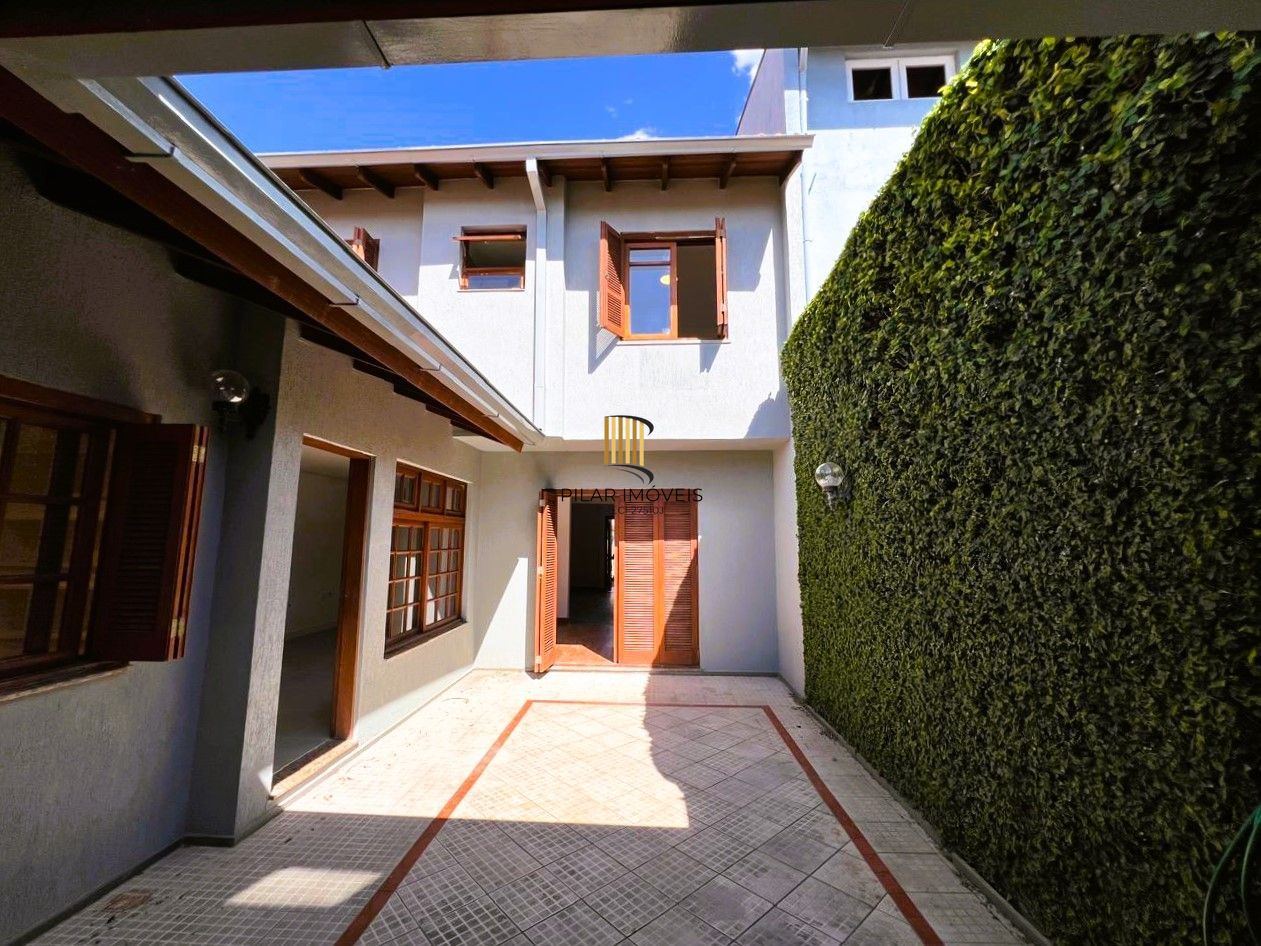 INCRÍVEL CASA COM LAREIRA E ESPAÇO GOOURMET EM CONDOMINIO NO BAIRRO IPANEMA!