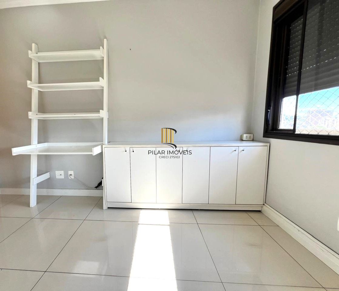 Apartamento 2 dormitórios semimobiliado com box duplo e Infra no Menino Deus