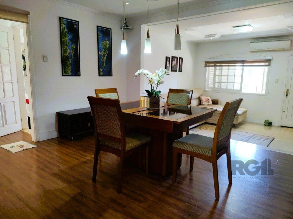 Casa 3 dormitórios no bairro Vila Cachoeirinha