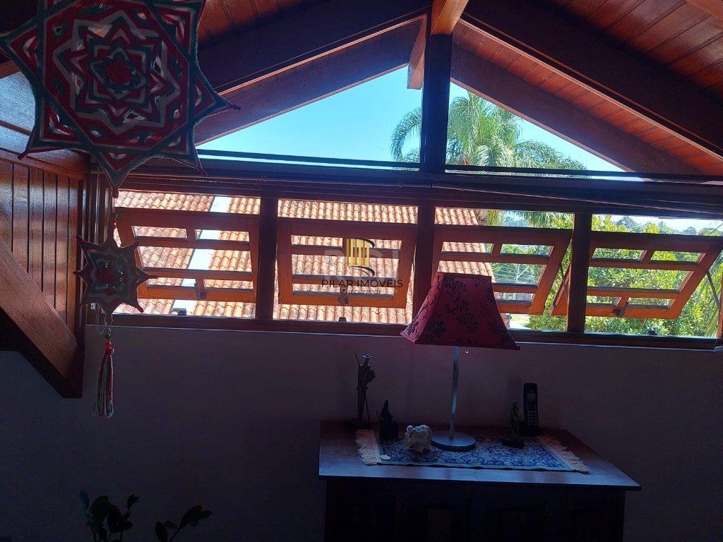 Casa Condominio para Venda - 234m², 3 dormitórios, sendo 1 suites, 2 vagas